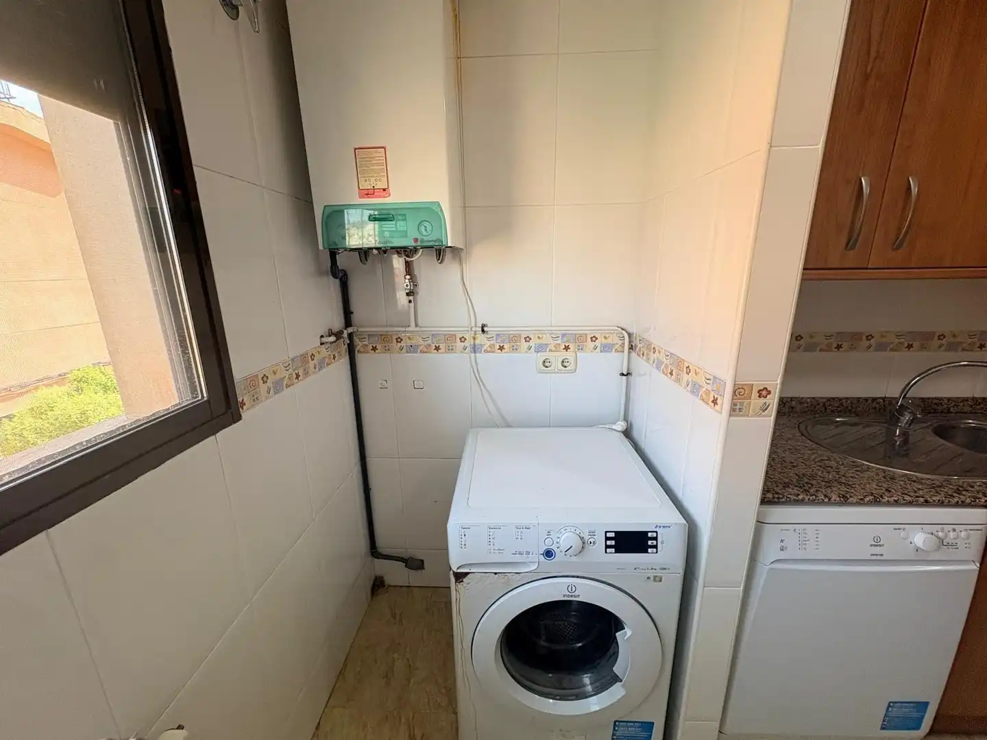 Baño de Piso en venta en Almansa con Aire acondicionado, Calefacción y Jardín privado