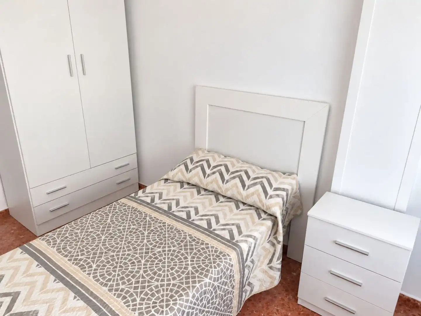 Bedroom of Flat for rent in Jaén  with Air Conditioner, Terrace and Furnished