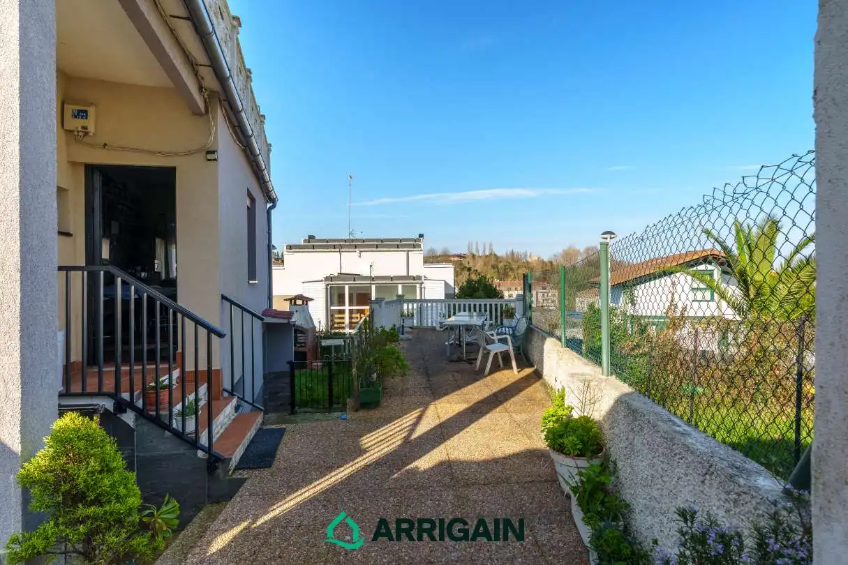 Terrassa de Pis en venda en Donostia - San Sebastián  amb Calefacció, Jardí privat i Terrassa