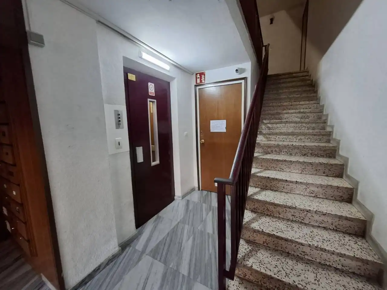 Wohnung zum Verkauf in Rubí mit Klimaanlage, Heizung und Balkon