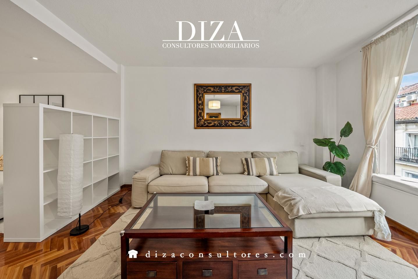 Living room of Study to rent in  Madrid Capital  with Air Conditioner and Furnished