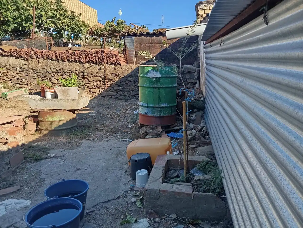 Casa adosada en venda en Zahínos