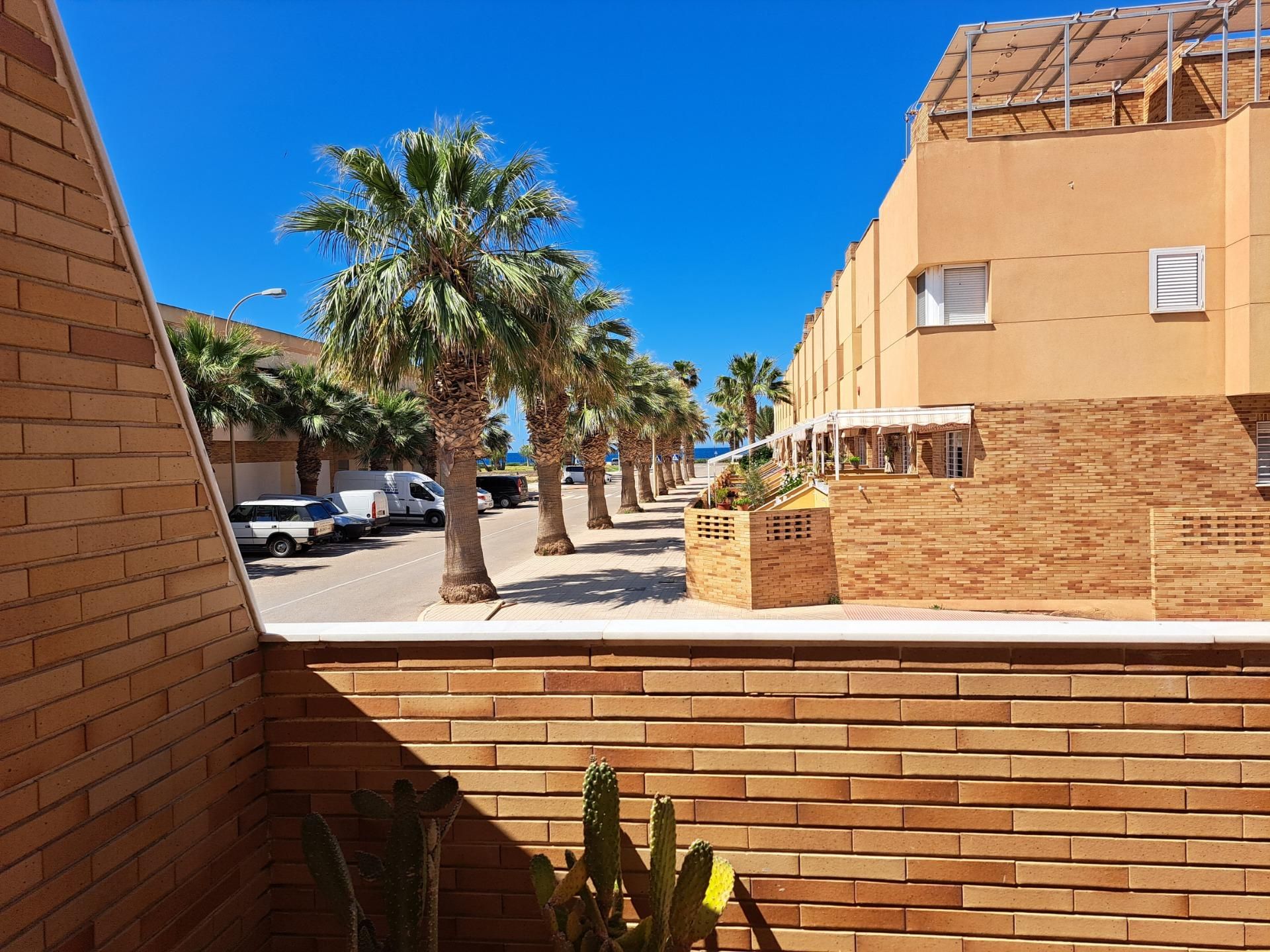 Vista exterior de Pis en venda en El Ejido amb Terrassa i Piscina comunitària