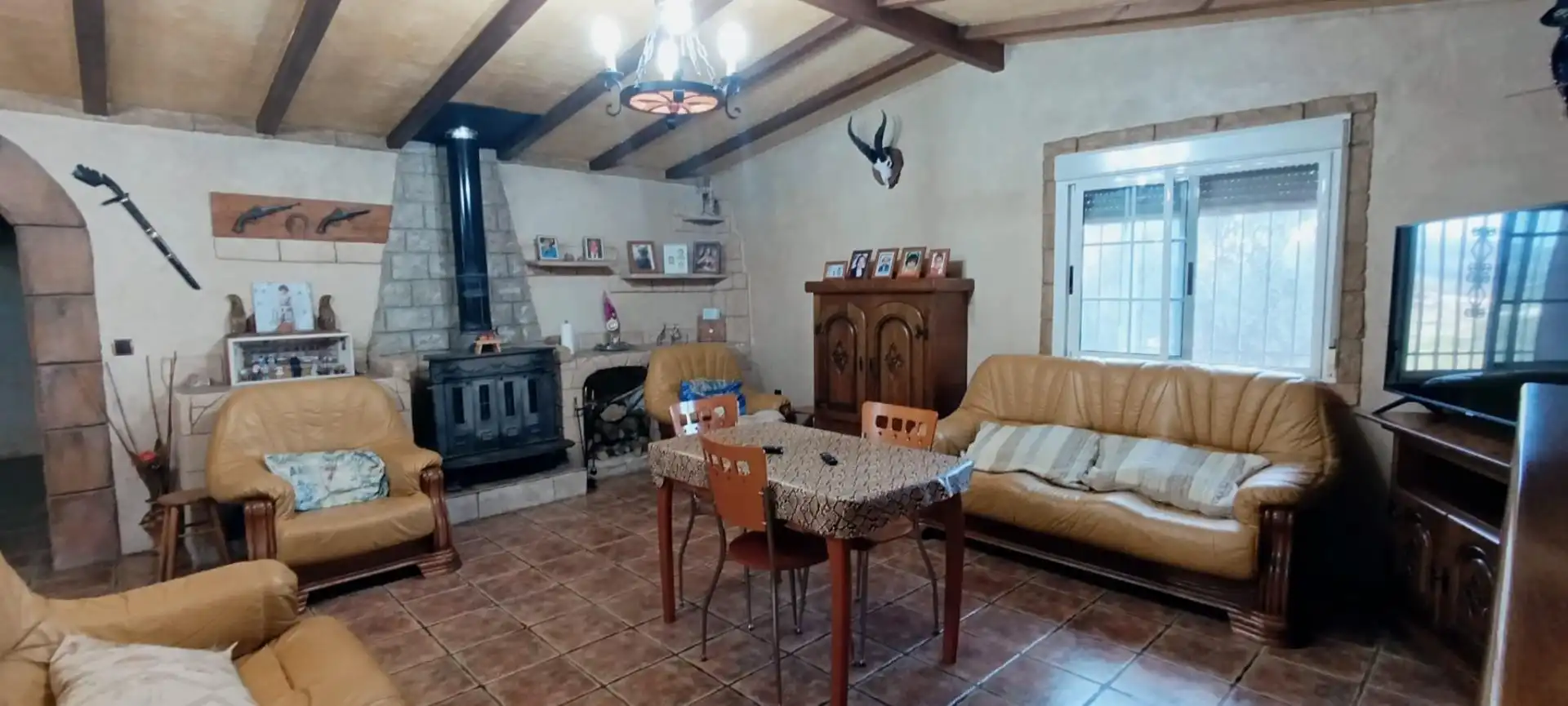 Wohnzimmer von Haus oder Chalet zum Verkauf in Hondón de las Nieves / El Fondó de les Neus mit Privatgarten, Terrasse und Abstellraum