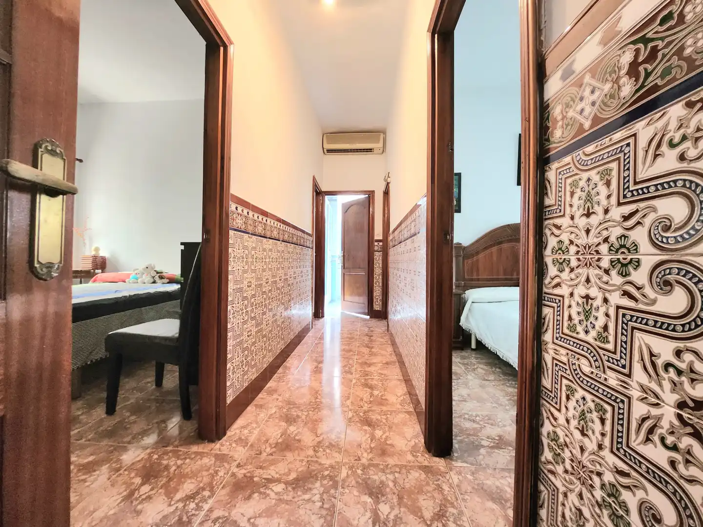 Haus oder Chalet zum Verkauf in Alcalá de Guadaira mit Privatgarten, Terrasse und Abstellraum