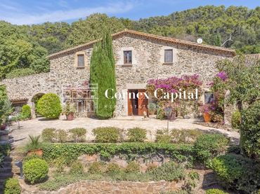 Maison rustique avec piscine à vendre à Vall Llobrega