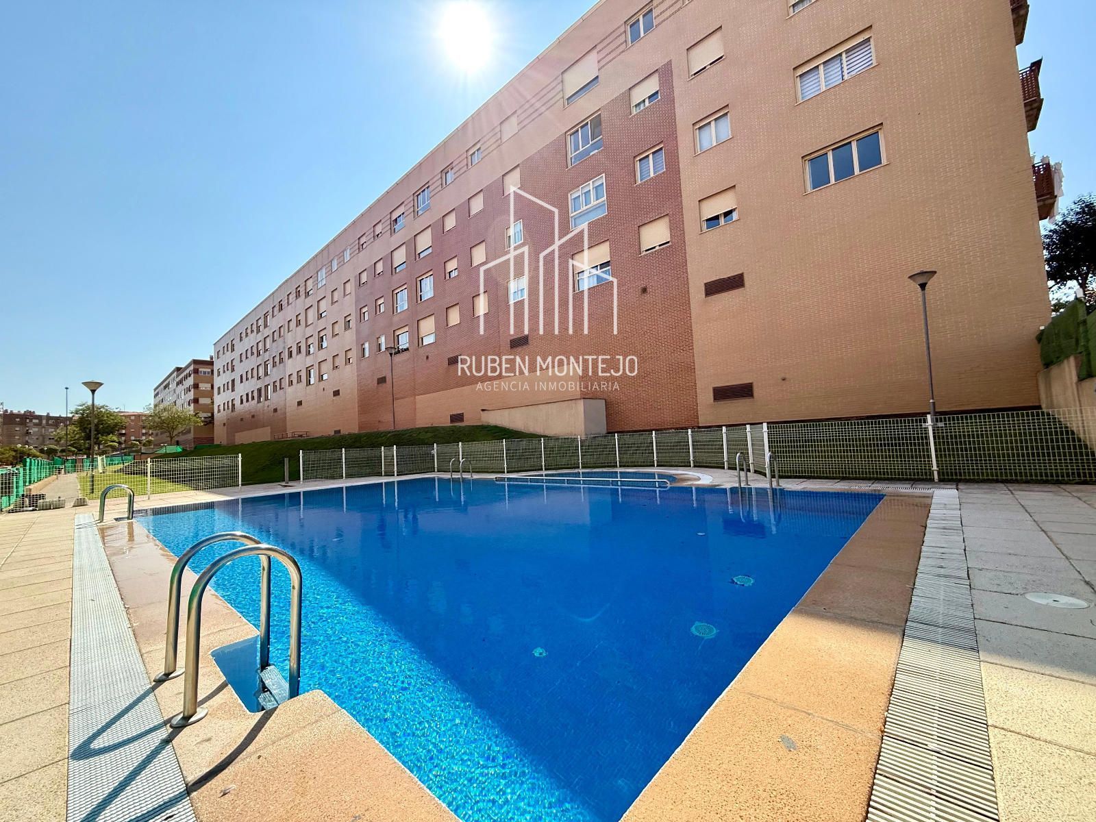 Exterior view of Flat for sale in Salamanca Capital  with Heating, Parquet flooring and Terrace