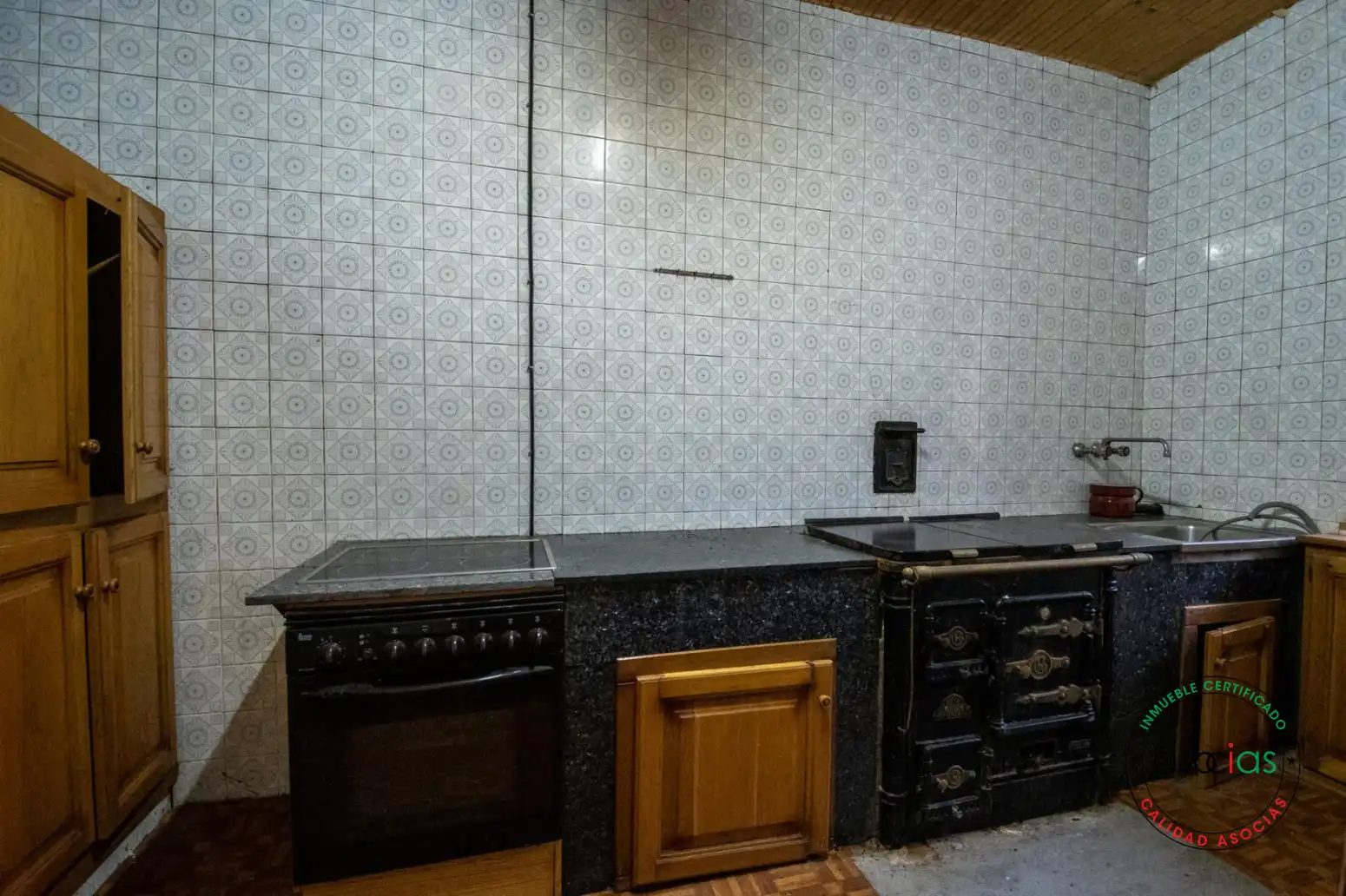 Cuina de Casa o xalet en venda en Cabranes amb Calefacció, Jardí privat i Parquet