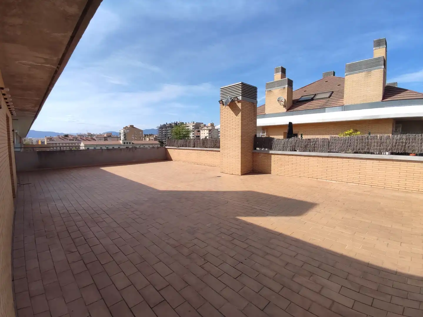 Terrasse von Maisonette zur Miete in Girona mit Klimaanlage, Heizung und Terrasse