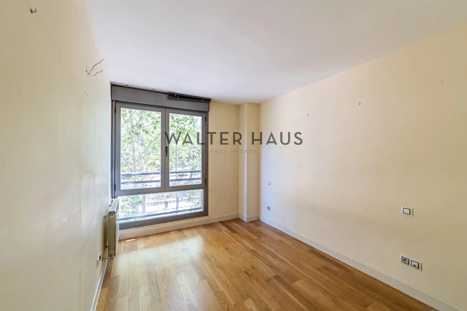 Bedroom of Flat for sale in Madrid  with Air Conditioner, Heating and Storage room