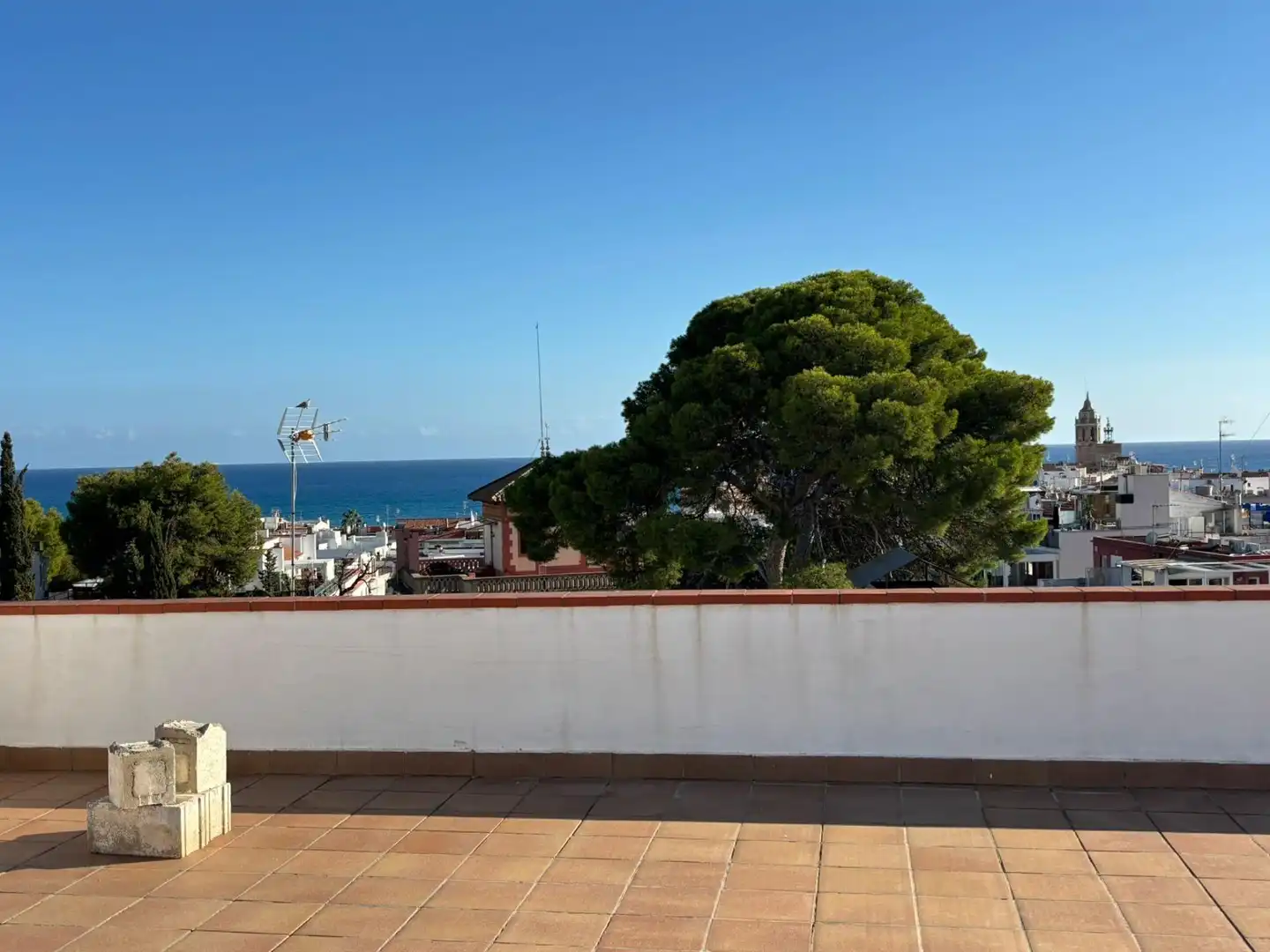 Vista exterior de Ático en venta en Sitges con Calefacción, Terraza y Balcón