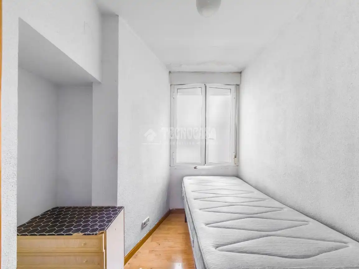 Habitación de Piso en venta en Madrid con Terraza