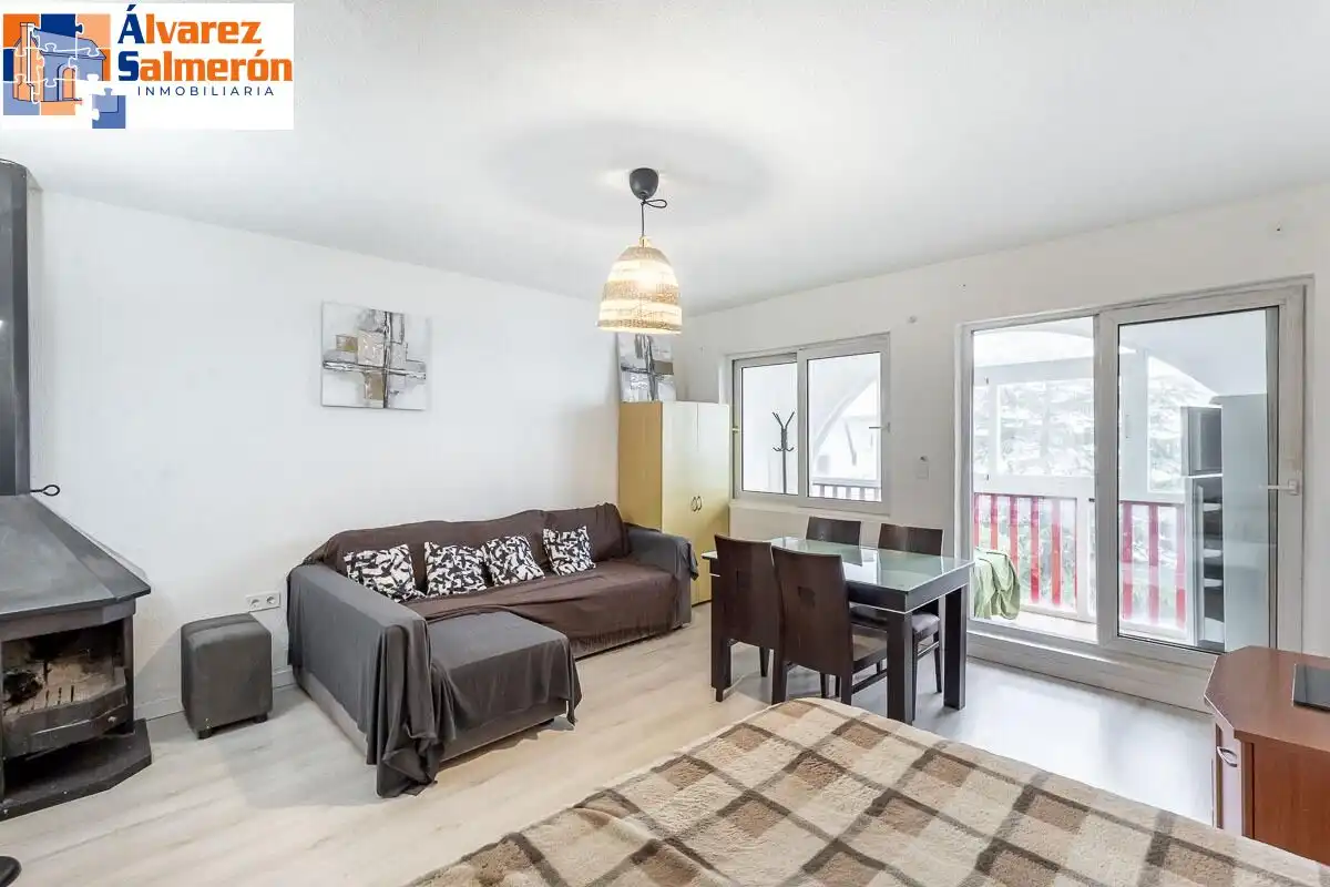 Sala d'estar de Casa o xalet en venda en Sierra Nevada amb Calefacció