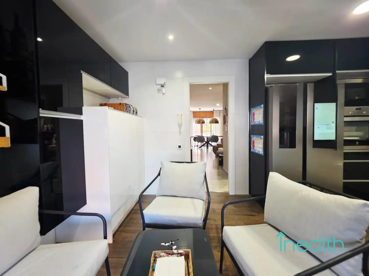 Sala de estar de Casa adosada en venta en Castelldefels con Aire acondicionado, Calefacción y Jardín privado
