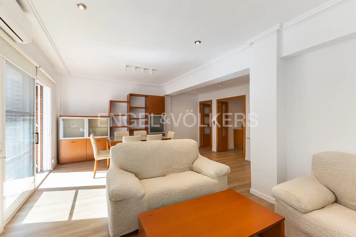 Sala d'estar de Pis de lloguer en Valencia amb Aire condicionat, Calefacció i Parquet