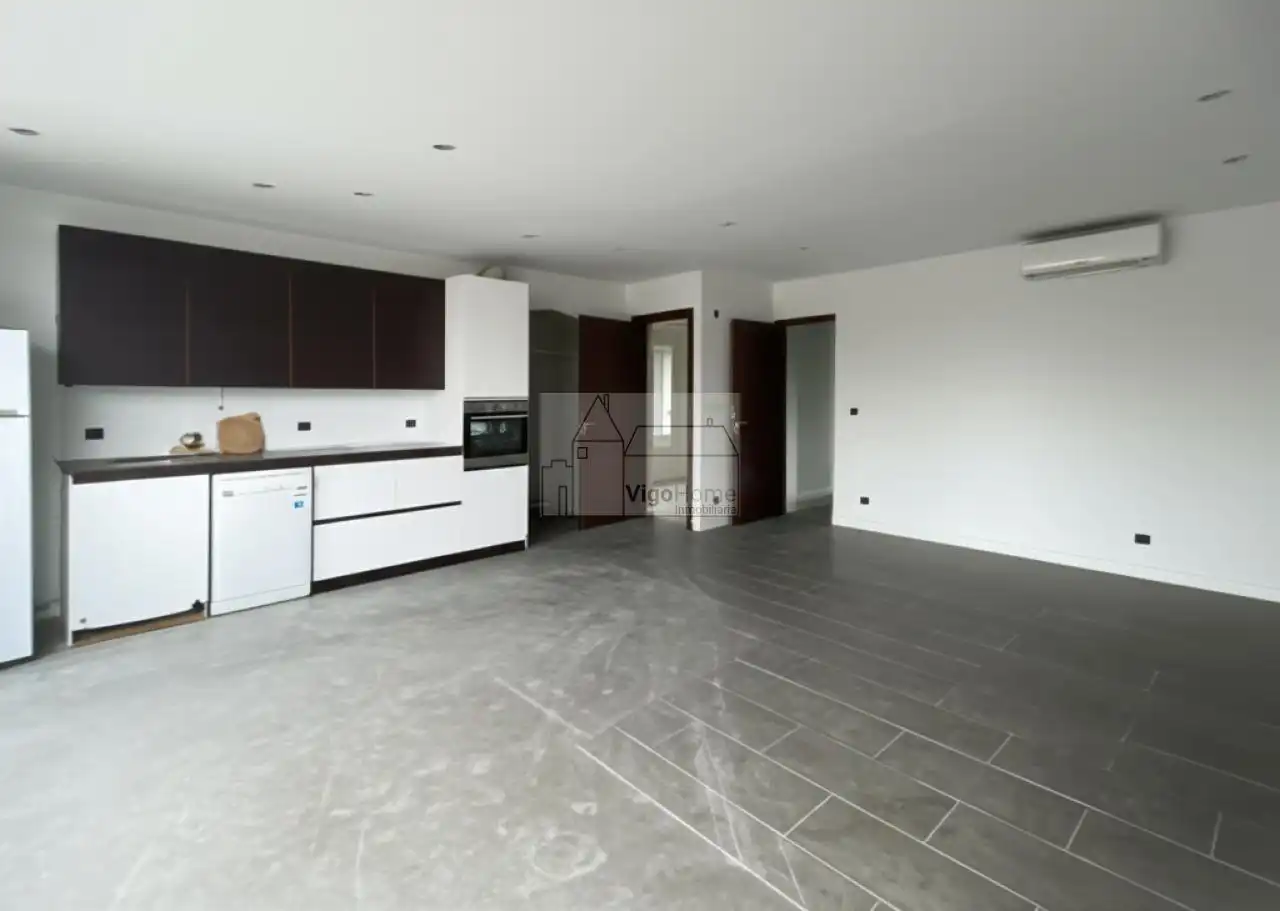 Cocina de Planta baja en venta en Vigo  con Calefacción