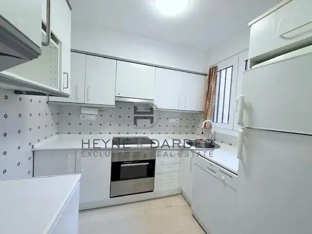 Cuina de Apartament de lloguer en Calvià amb Aire condicionat, Jardí privat i Terrassa