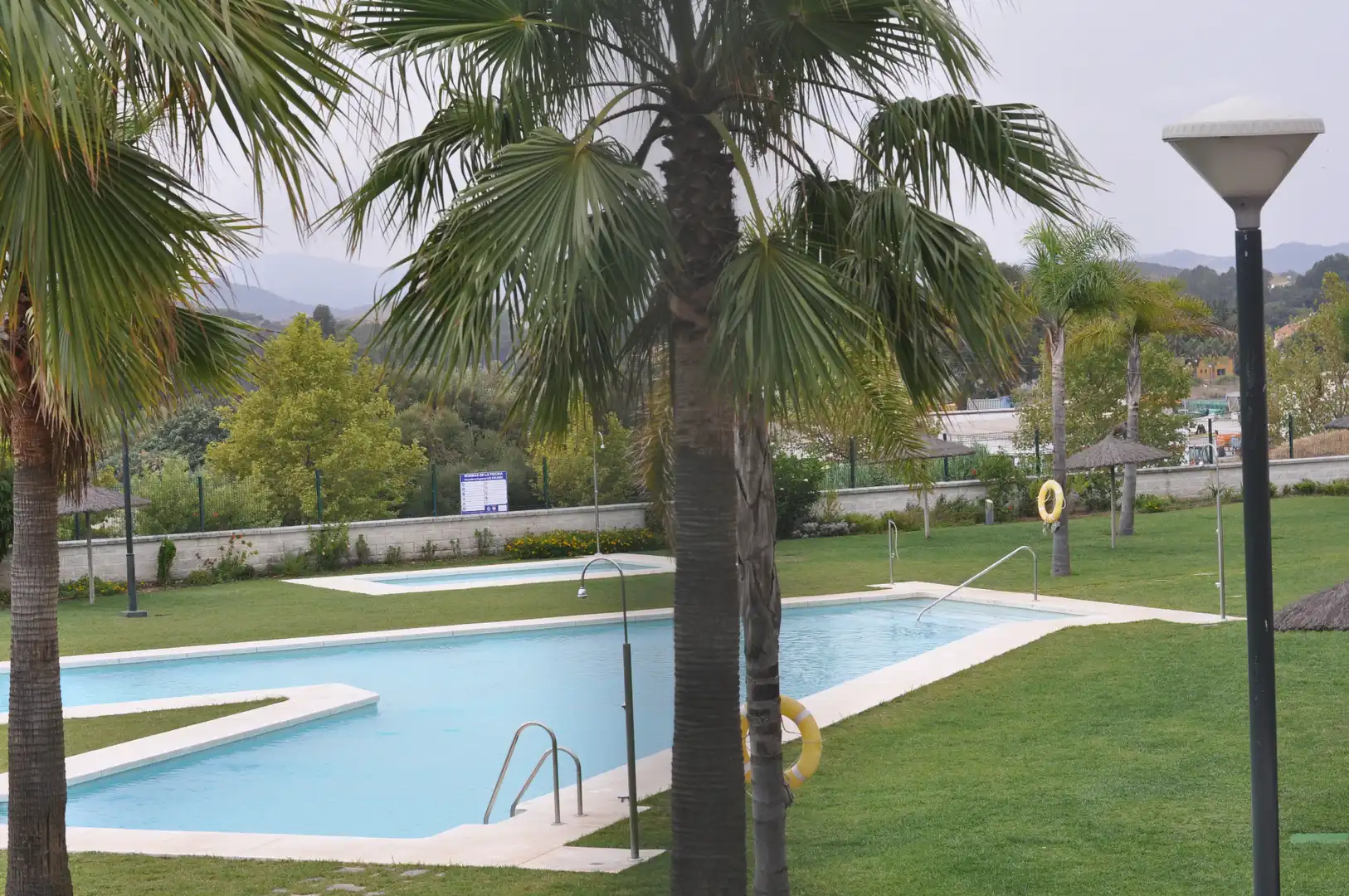 Schwimmbecken von Wohnung zum Verkauf in Los Barrios mit Terrasse und Gemeinschaftspool