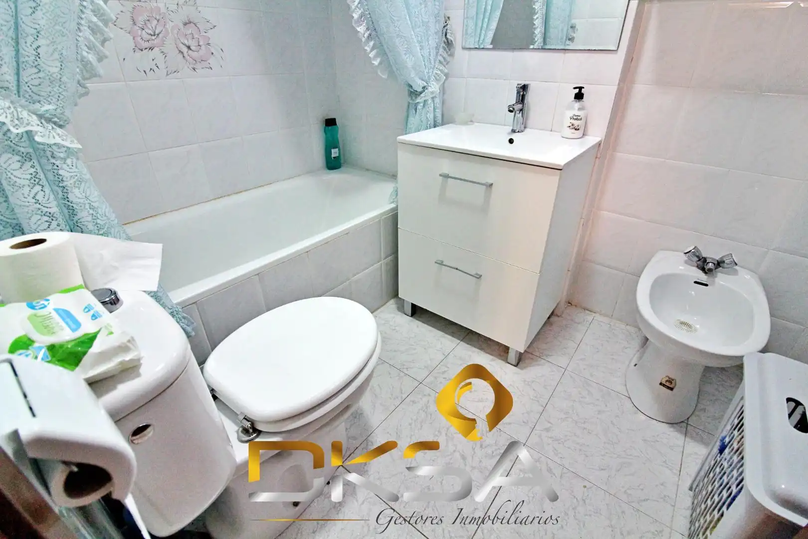 Bathroom of Flat for sale in Benicasim / Benicàssim  with Private garden, Terrace and Balcony