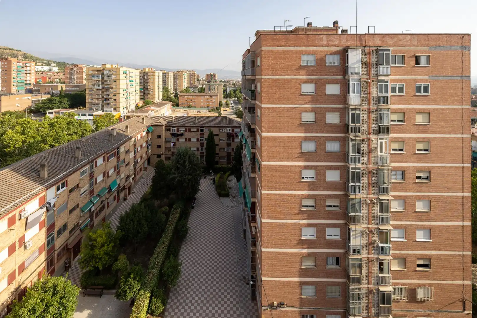 Außenansicht von Wohnungen zum Verkauf in Granada mit Privatgarten