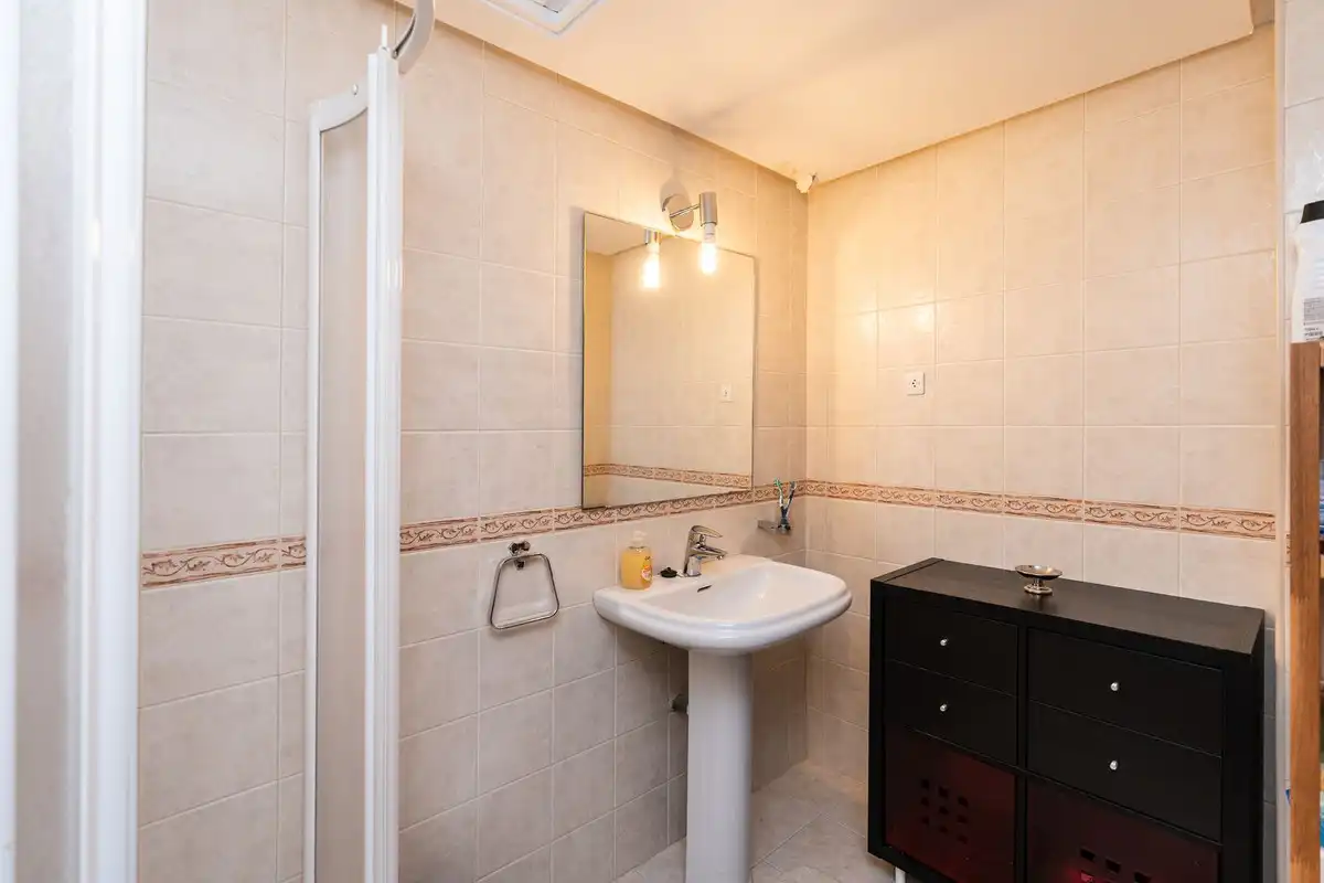 Badezimmer von Dachboden zum Verkauf in Marbella mit Klimaanlage, Möbliert und Internet
