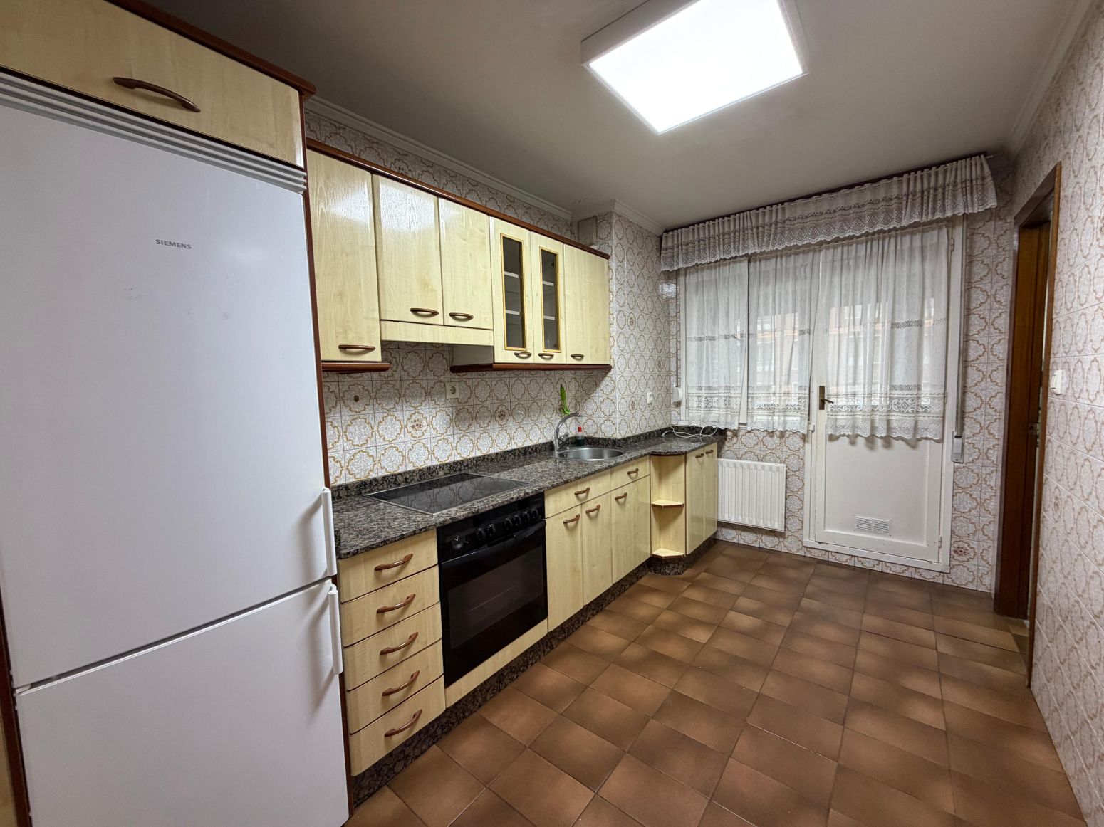 Cuina de Pis en venda en Avilés amb Calefacció, Parquet i Terrassa