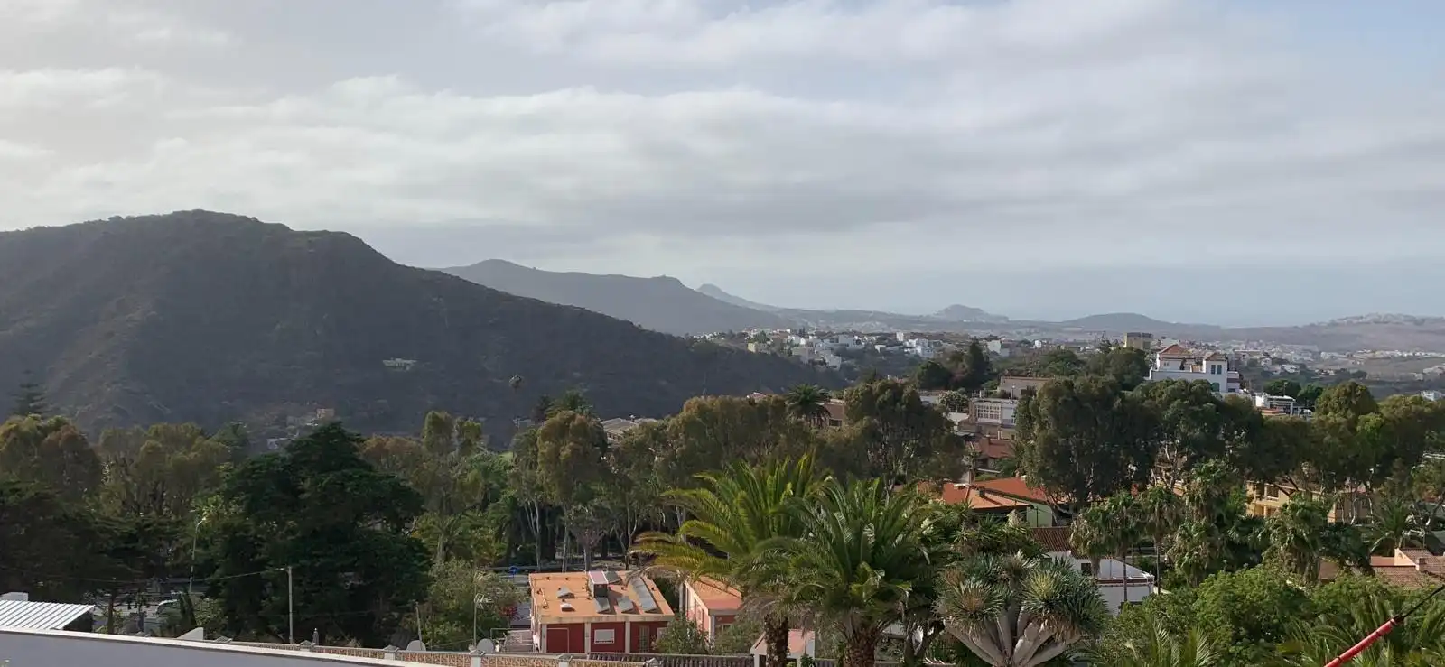 Vista exterior de Casa adosada en venda en Las Palmas de Gran Canaria amb Jardí privat i Terrassa
