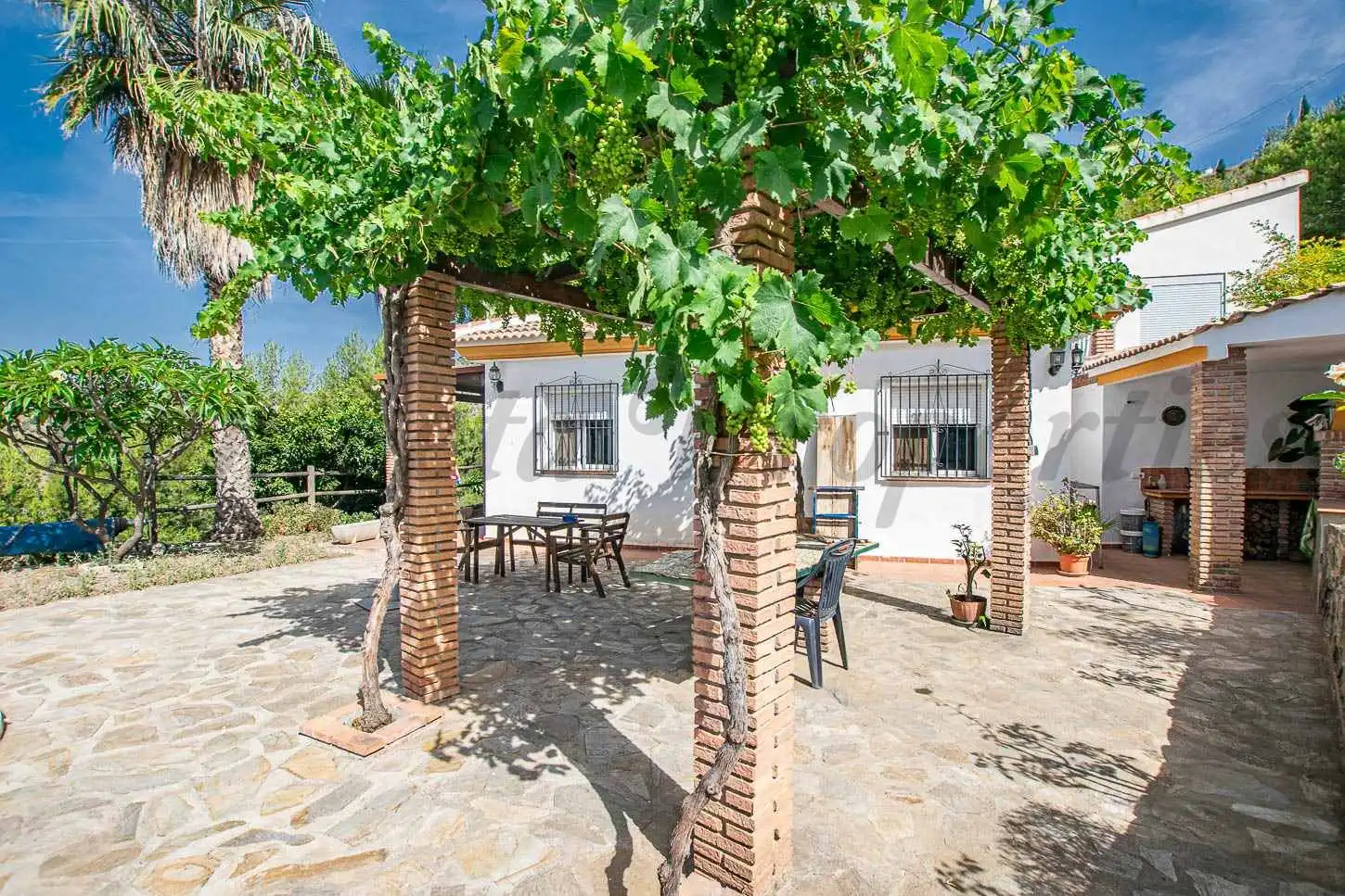 Casa amb piscina en venda a Sayalonga, imagen 6