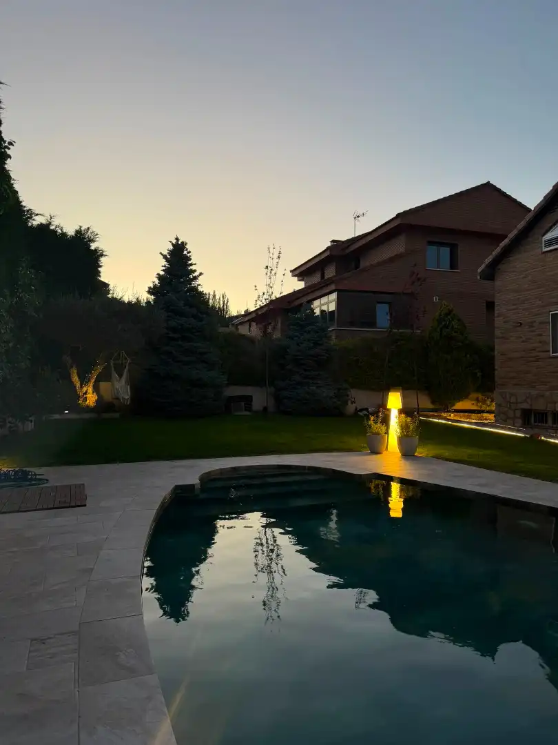 Piscina de Casa o xalet en venda en Becerril de la Sierra amb Aire condicionat, Calefacció i Jardí privat