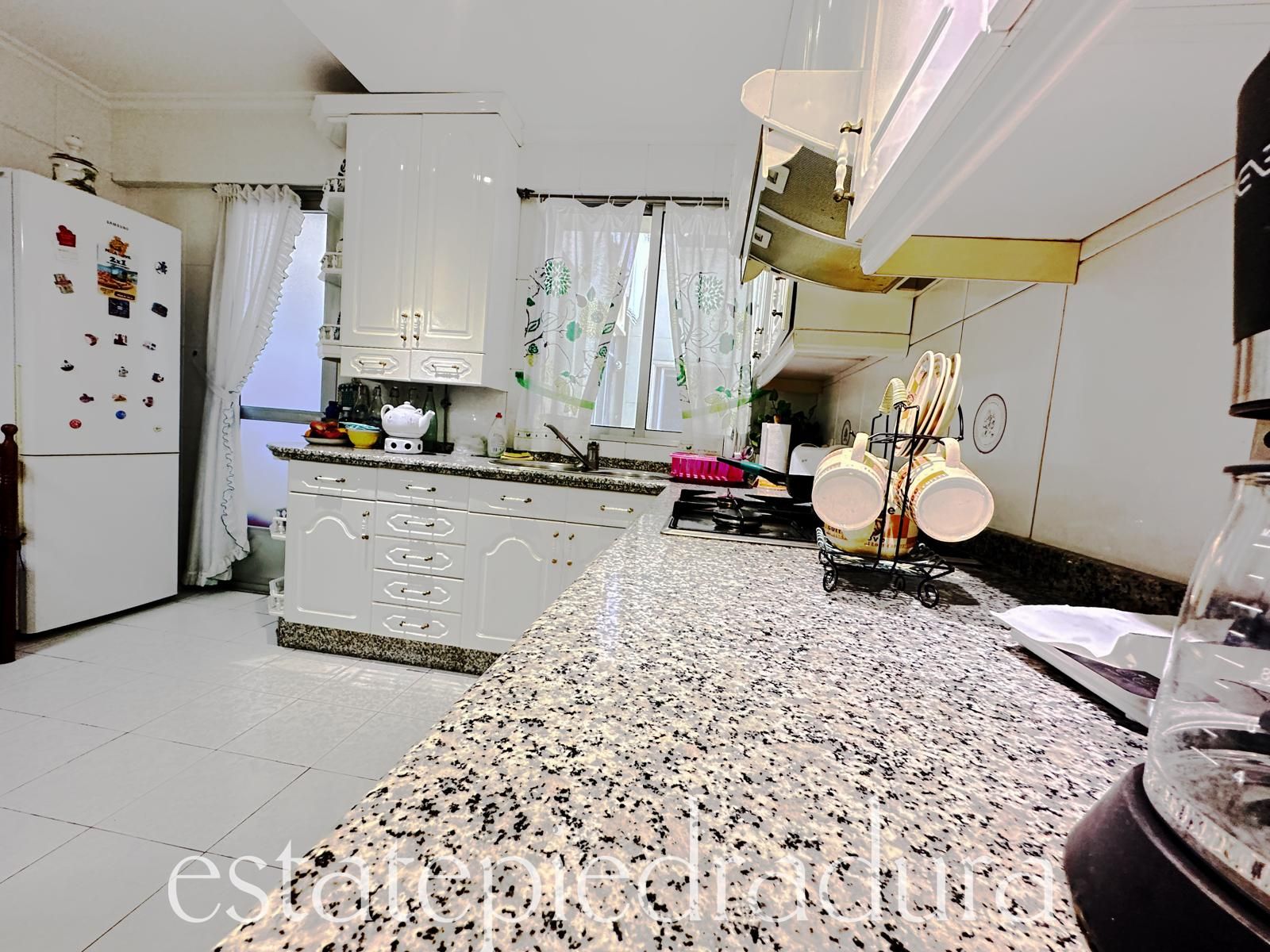 Cocina de Piso en venta en Marín con Amueblado