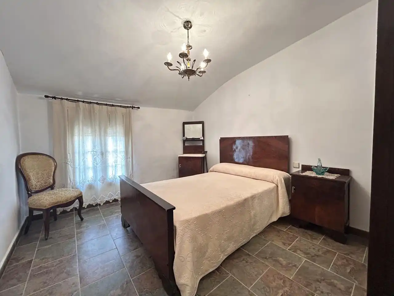 Dormitori de Casa o xalet en venda en Novallas amb Terrassa