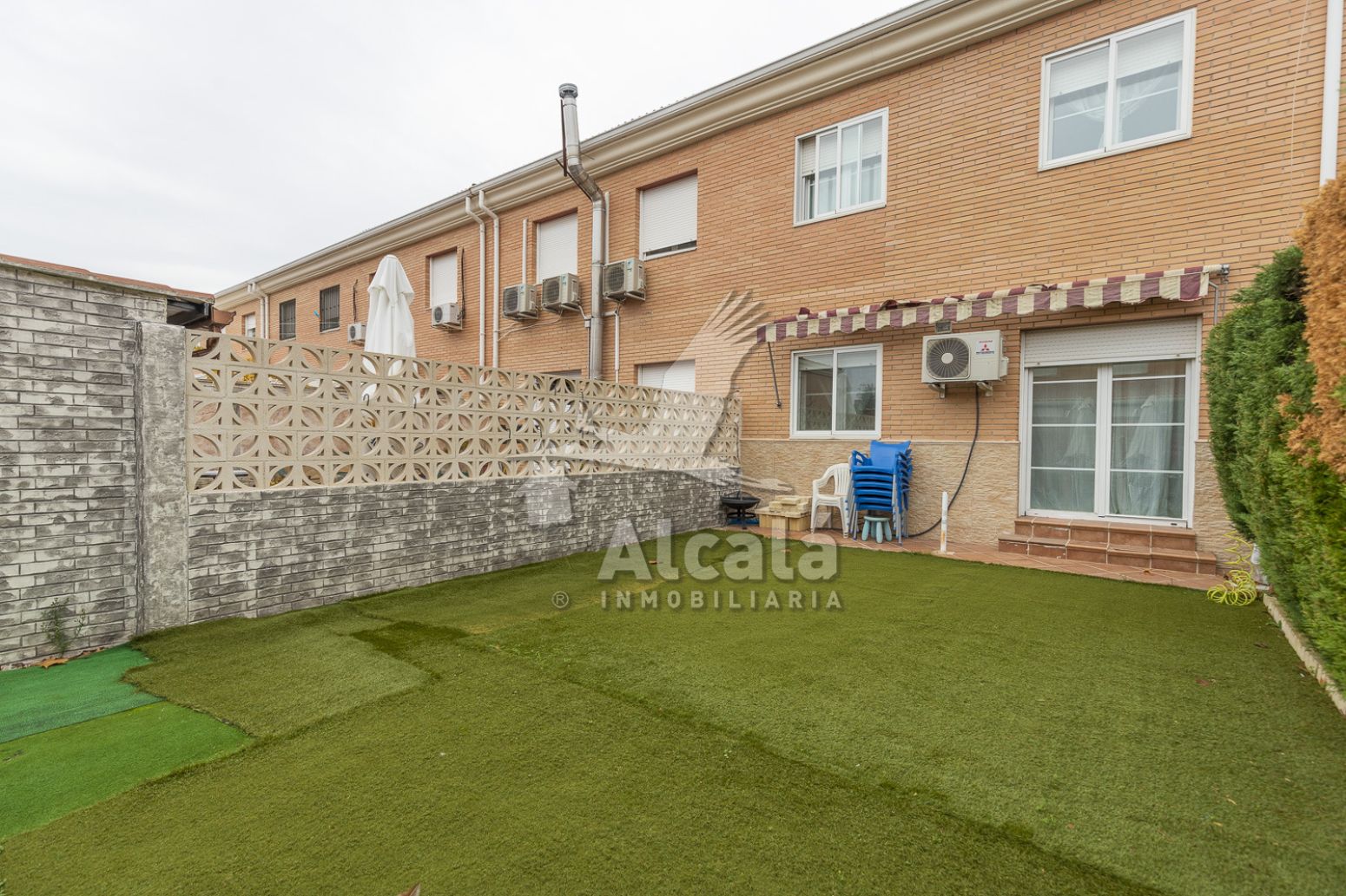 Garden of Single-family semi-detached for sale in Villanueva de la Torre  with Air Conditioner, Heating and Private garden