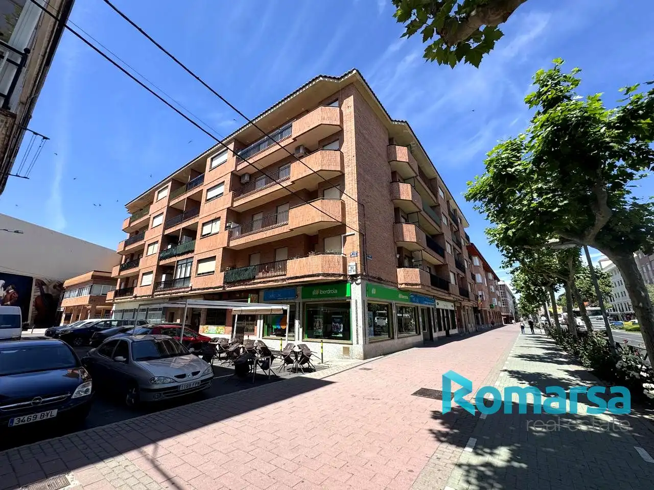 Exterior view of Garage for sale in Arévalo