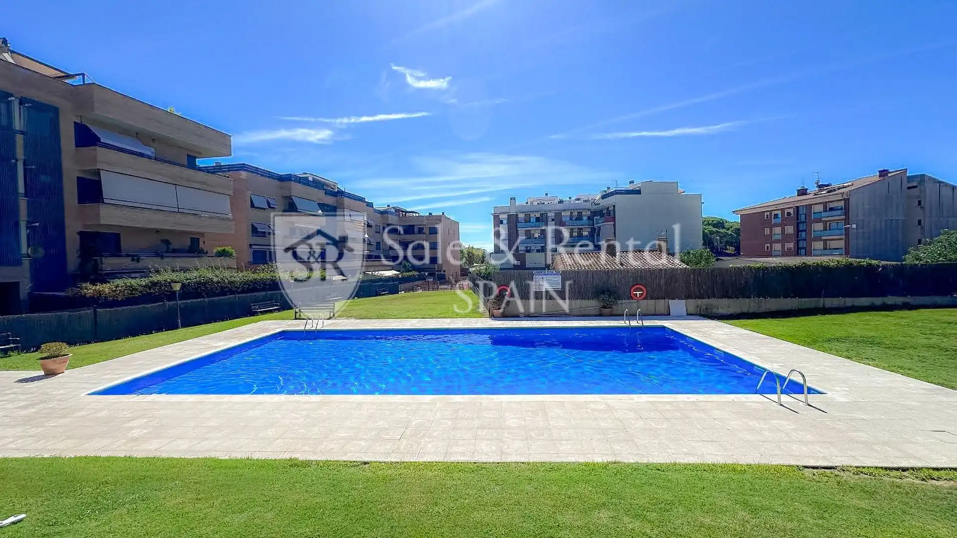 Piscina de Pis en venda en El Molí - El Rieral