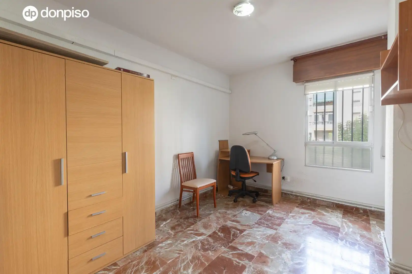 Habitación de Piso en venta en Granada con Aire acondicionado
