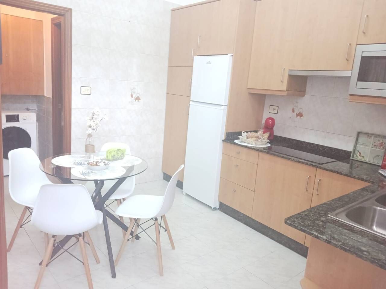 Cuina de Apartament de lloguer en Betanzos amb Calefacció i Moblat