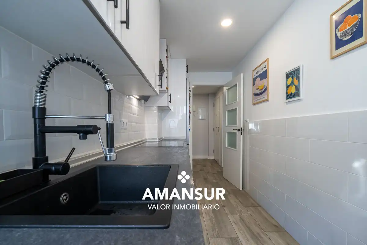 Flat for sale in Plaza Dulcinea, Nuevo Parque - Los Rosales - Tráfico Pesado
