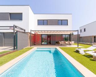 Swimming pool of House or chalet for sale in Sant Pere Pescador  with Air Conditioner, Heating and Private garden