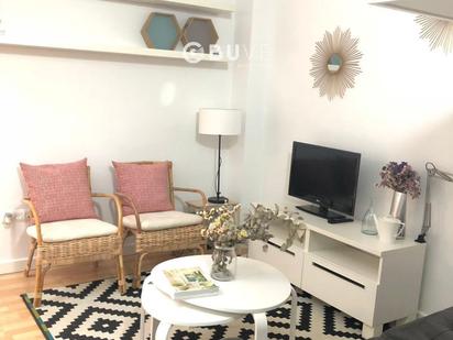 Living room of Flat for sale in  Sevilla Capital  with Air Conditioner and Furnished