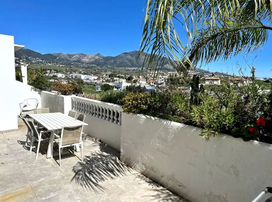 Vista exterior de Pis en venda en Mijas amb Aire condicionat, Terrassa i Moblat