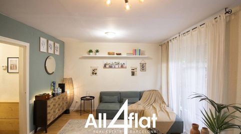 PISO EN VENTA MUY BIEN DISTRIBUIDO EN SARRIA CON 2 HABITACIONES DOBLES, 2 BAÑOS COMPLETOS Y EN UNA ZONA PRIVILEGIADA.