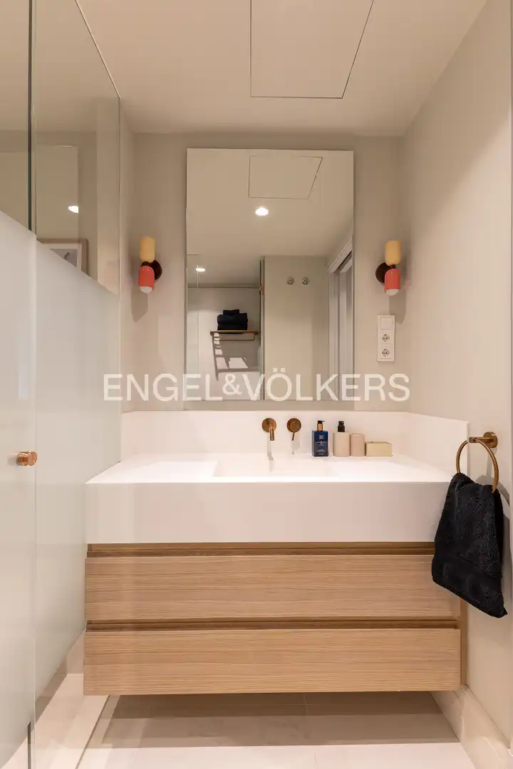 Bathroom of Flat for rent in Madrid  with Air Conditioner, Heating and Swimming Pool