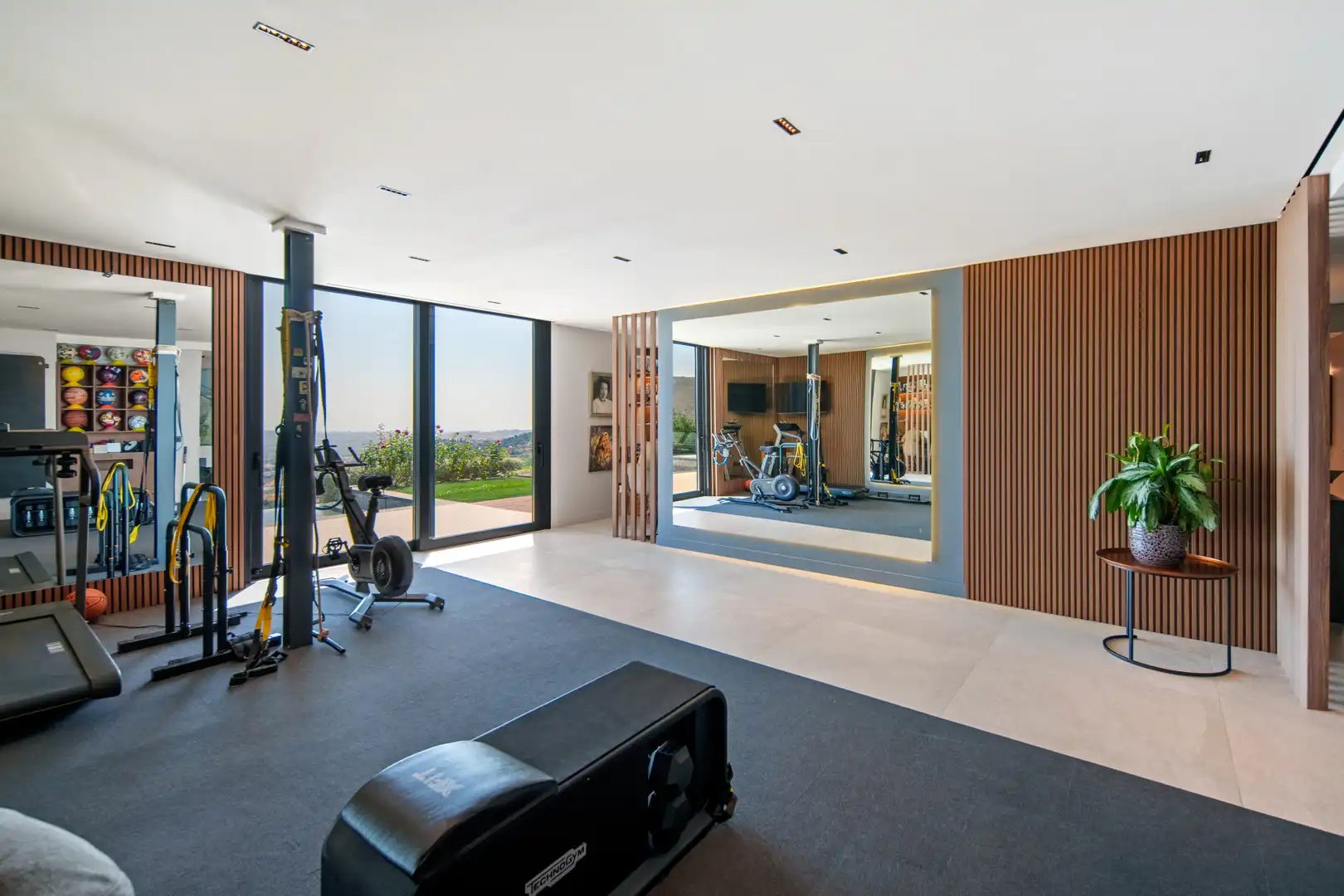 Houses for sale in Marbella  with Air Conditioner, Private garden and Terrace