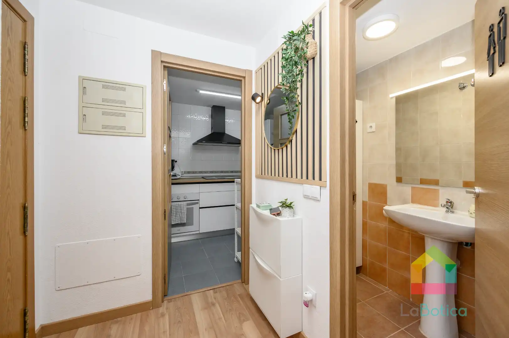Kitchen of Flat for sale in Gerindote  with Air Conditioner, Heating and Oven