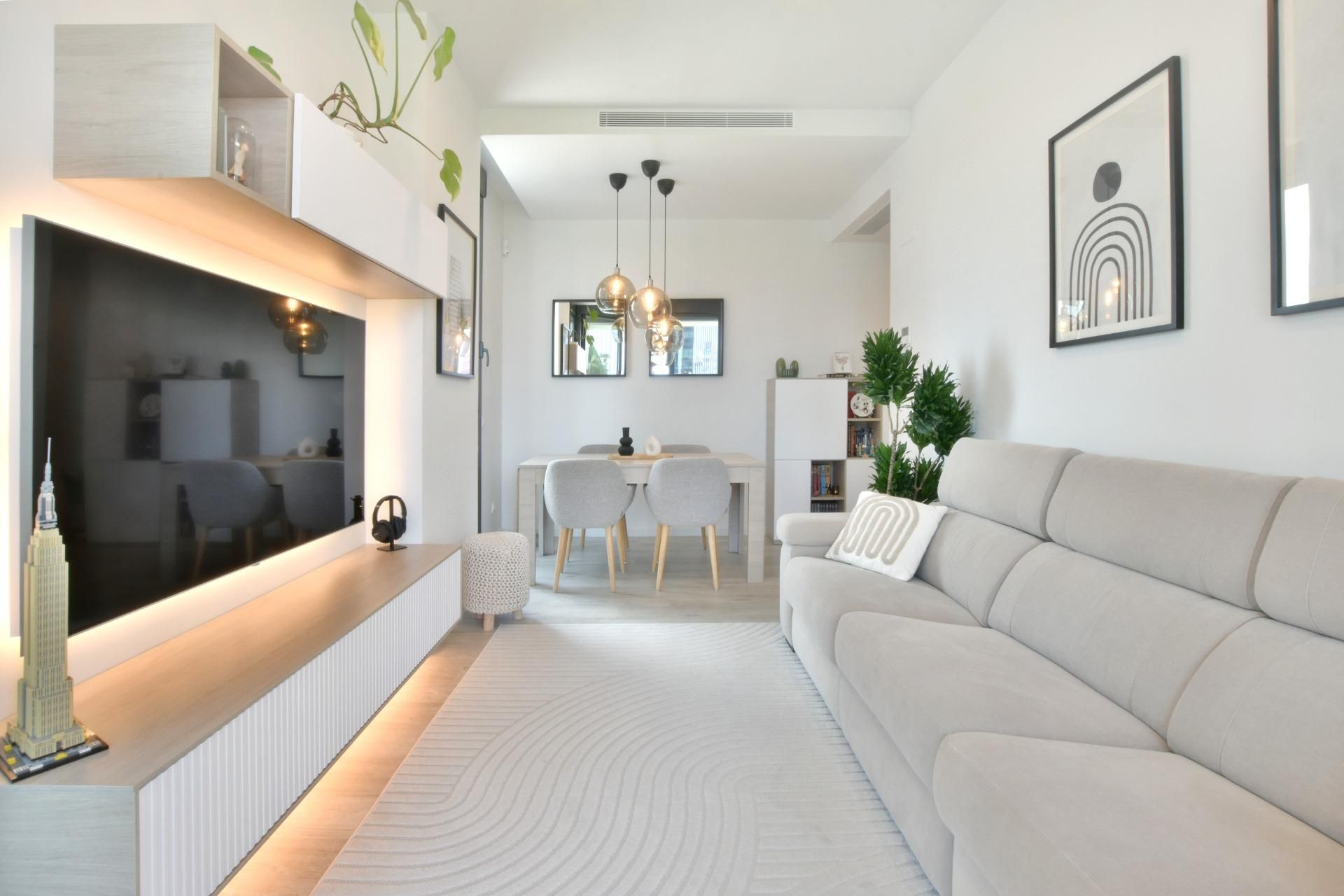 Living room of Flat for sale in L'Hospitalet de Llobregat  with Air Conditioner, Heating and Terrace