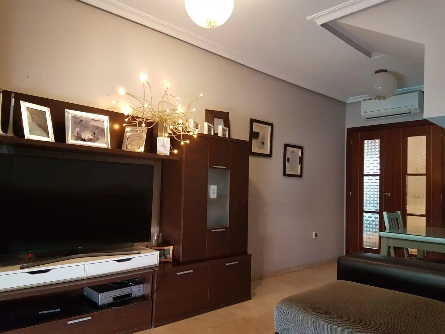 Sala de estar de Dúplex en venta en Torredonjimeno con Aire acondicionado, Amueblado y Piscina comunitaria