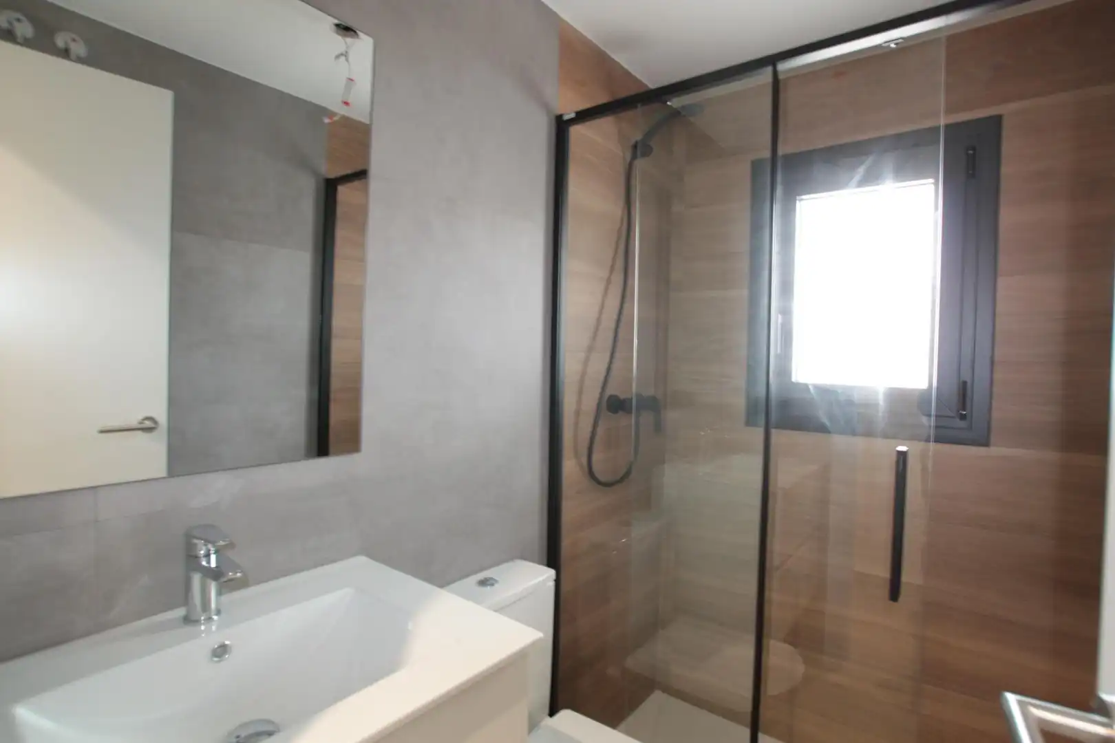 Baño de Casa o chalet de alquiler en La Zubia con Amueblado