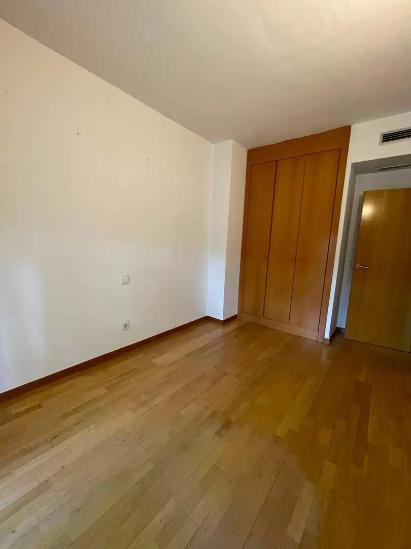 Schlafzimmer von Wohnung zur Miete in Las Rozas de Madrid mit Klimaanlage, Heizung und Terrasse