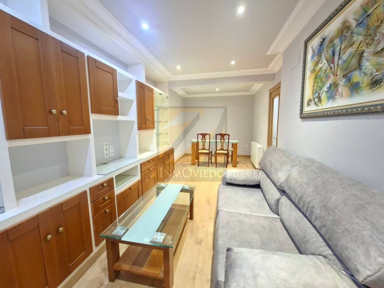 Sala d'estar de Pis de lloguer en Gijón  amb Calefacció i Moblat