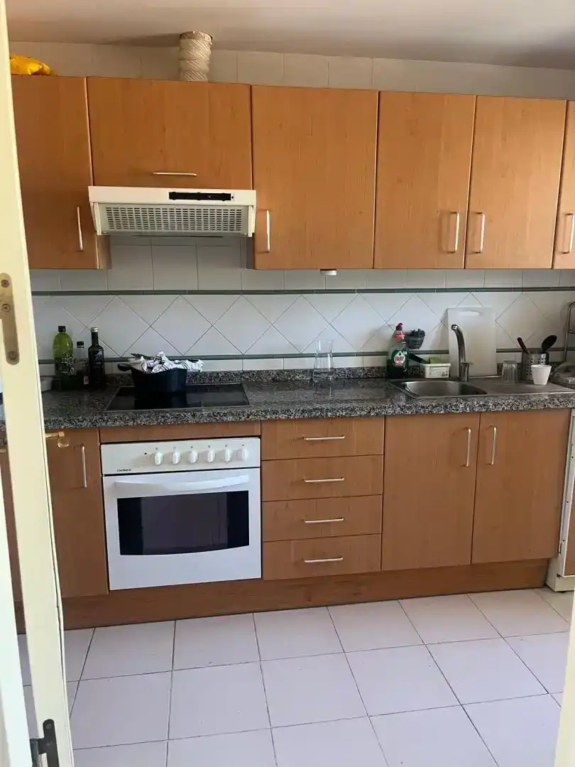 Cocina de Piso de alquiler en Mijas con Aire acondicionado, Jardín privado y Piscina